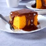 Bolo de Cenoura Fofinho com Cobertura de Chocolate Cremosa: Receita Fácil e Irresistível
