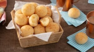Pão de Queijo Fácil: Receita Caseira Mineira Crocante por Fora e Macia por Dentro